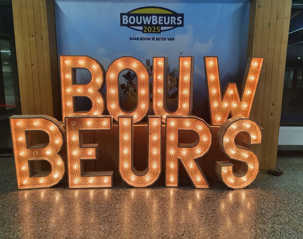 Lichtletters van de Bouwbeurs in de Jaarbeurs