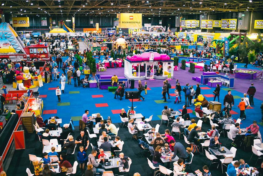 Volle evenementenhal van de Jaarbeurs in Utrecht